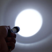 Linterna recargable LED USB compacta