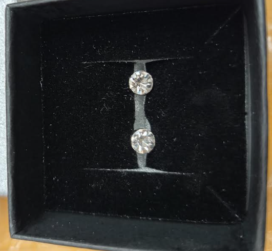 Pendientes brillantes magnéticos elegantes
