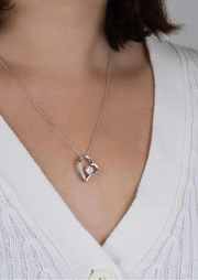 Collar corazón con caja LED de madera