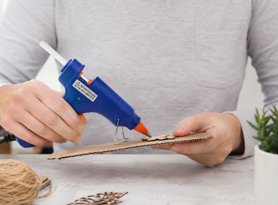 Pistola termofusible para manualidades