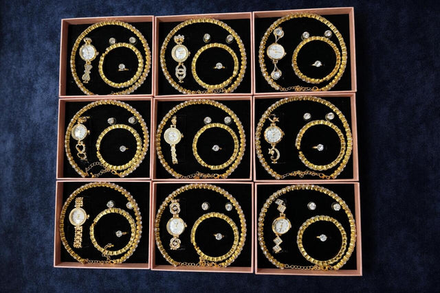 Conjunto de joyas dorado para mujer